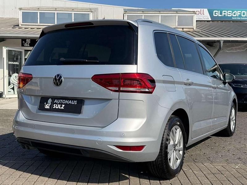 Gebraucht VW Touran Highline 150 PS (110 kW) 2021 Silber Van / Kleinbus