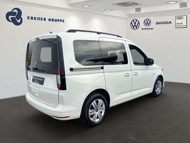 Gebraucht VW Caddy Basis 122 PS (89 kW) 2022 Weiss Van / Kleinbus