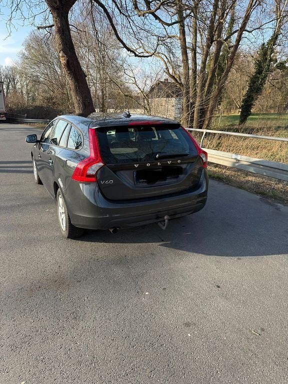 Gebraucht Volvo V60 163 PS (119 kW) 2012 Grau Kombi