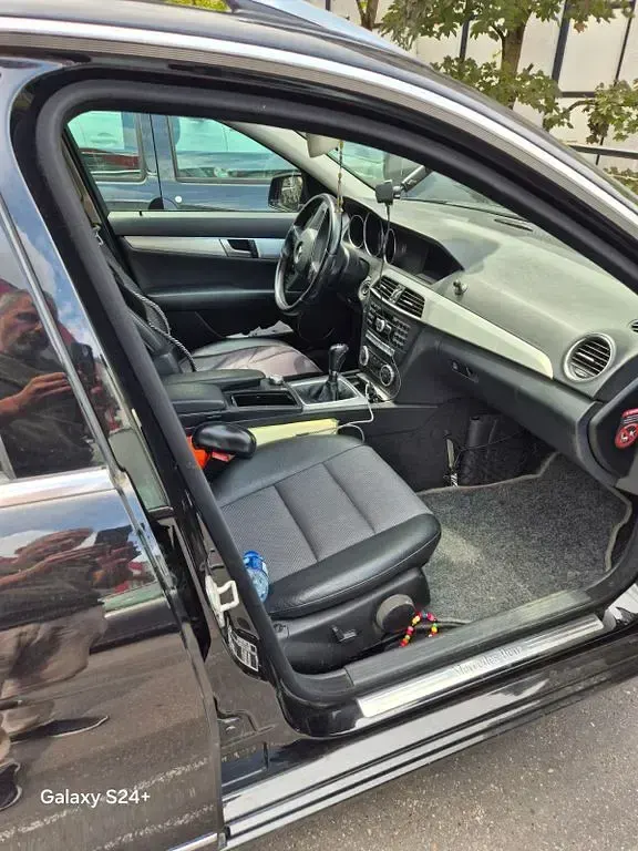 Gebraucht Mercedes C220 170 PS (125 kW) 2014 Schwarz Kombi