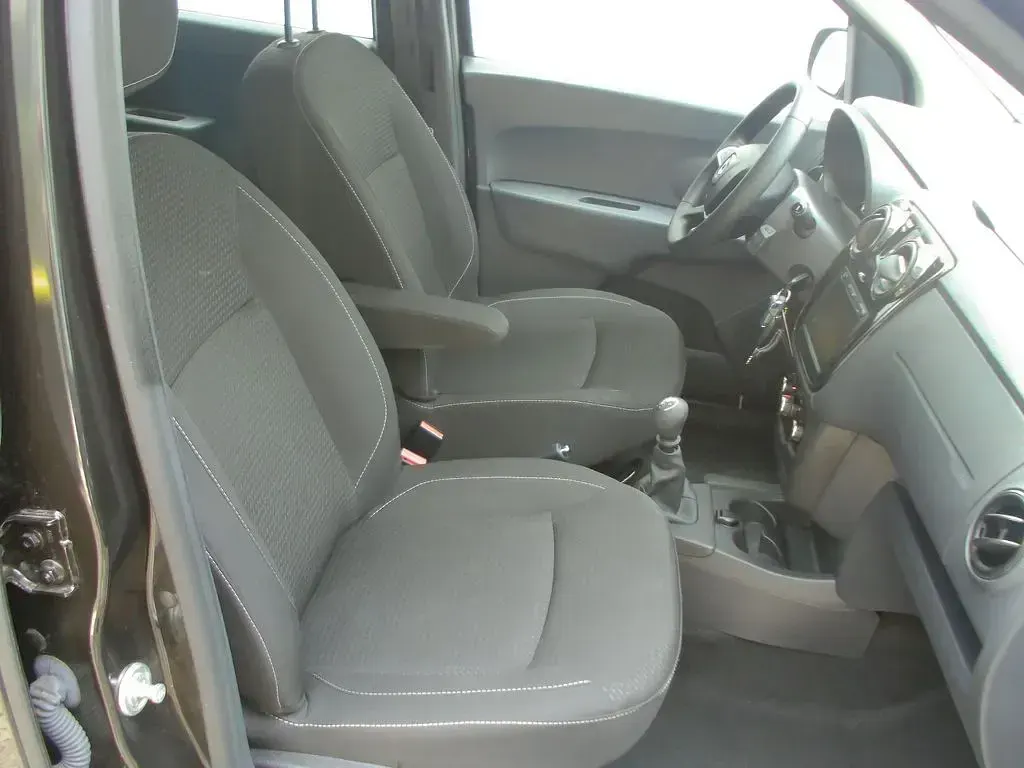Gebraucht Dacia Lodgy Comfort 102 PS (75 kW) 2022 Schwarz Van / Kleinbus