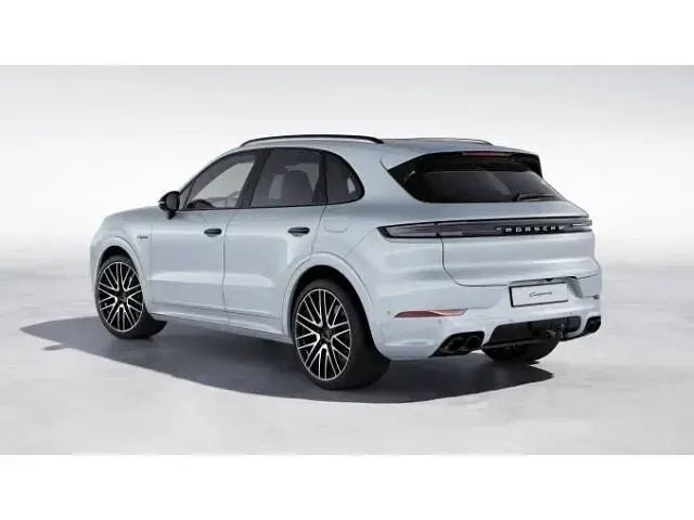 Gebraucht Porsche Cayenne 740 PS (544 kW) 2024 Dolomitsilbermetallic (metallic) SUV