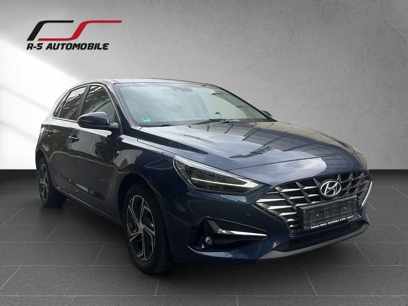 Blau Gebraucht 2020 Hyundai i30 Intro Edition Limousine | 15.790 € (Fairer Preis) - Bild 1/4