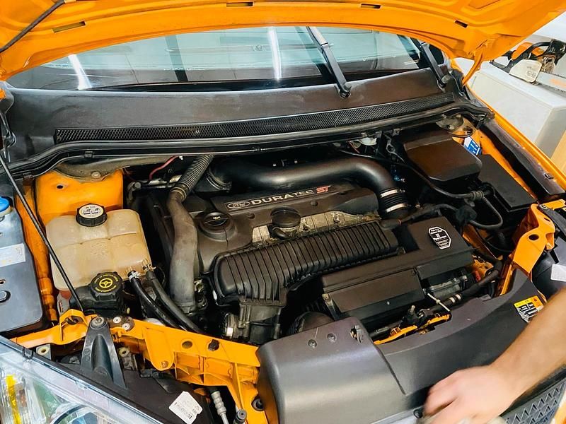 Gebraucht Ford Focus ST 225 PS (165 kW) 2006 Orange Limousine