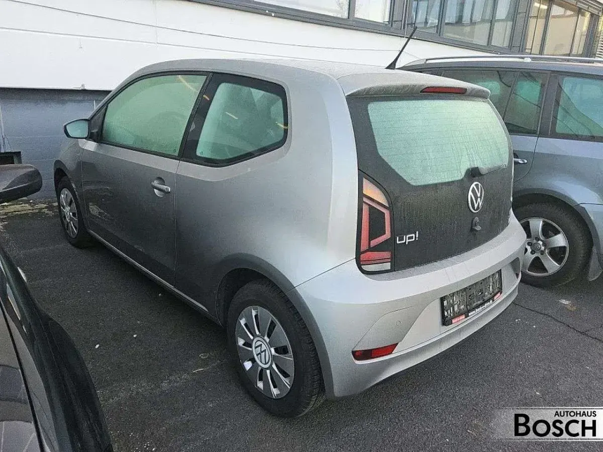 Second-hand VW up! 65 CP (47 kW) 2021 Argintiu Hatchback