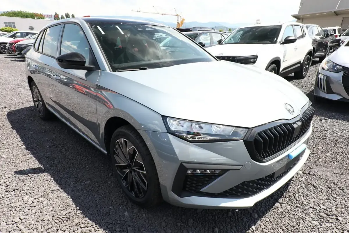 Neu Skoda Scala Dynamic 150 PS (110 kW) 2026 Stahlgrau Kleinwagen