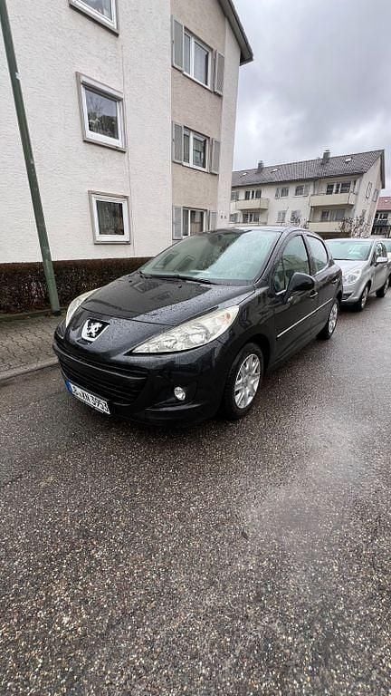 Gebraucht Peugeot 207 73 PS (53 kW) 2012 Schwarz Limousine