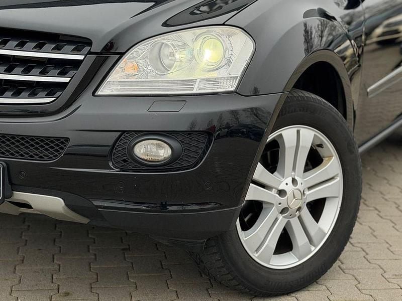 Używany Mercedes ML320 224 KM (164 kW) 2007 Czarny SUV