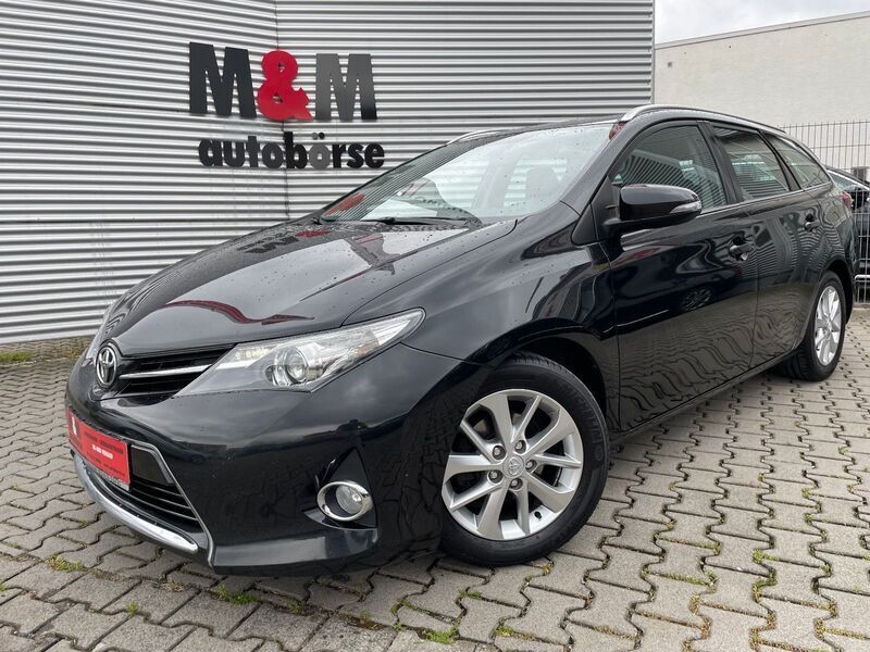 Schwarz Gebraucht 2013 Toyota Auris Touring Sports Life+ Kombi | 10.900 € (Teuer) - Bild 1/4