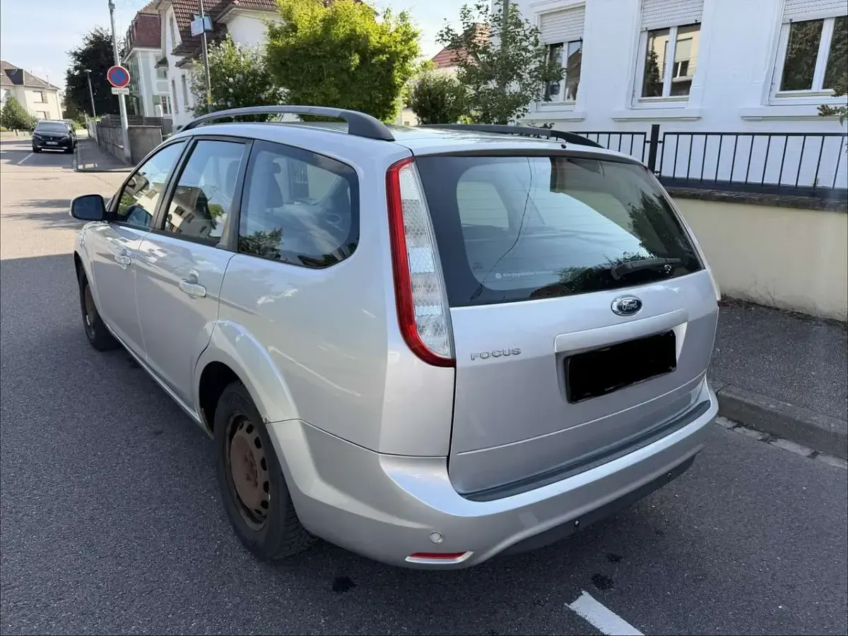 Gebraucht Ford Focus Trend 101 PS (74 kW) 2010 Kombi