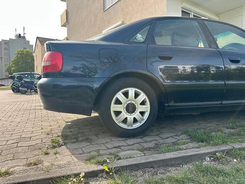 Brugt Audi A4 101 HK (74 kW) 2000 Blå Sedan