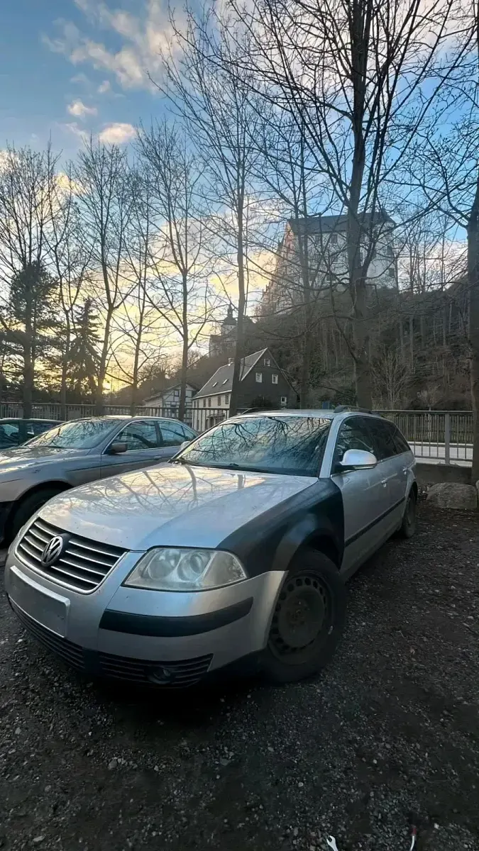 Gebraucht VW Passat 131 PS (96 kW) 2001 Silber Kombi