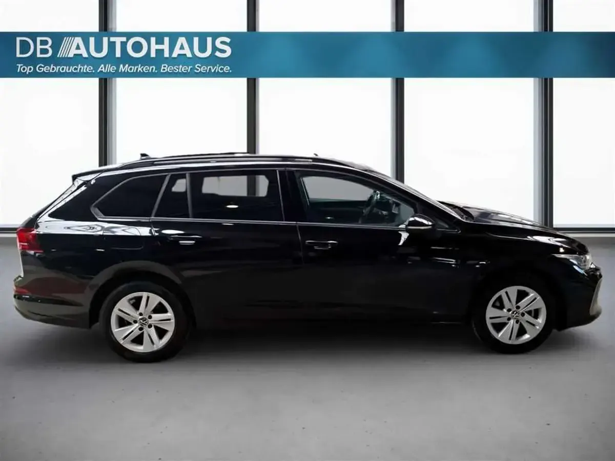 Gebraucht VW Golf VIII Life 150 PS (110 kW) 2025 Schwarz Kombi