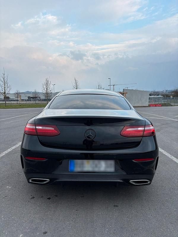 Gebraucht Mercedes E220 AMG 194 PS (142 kW) 2017 Schwarz Coupé