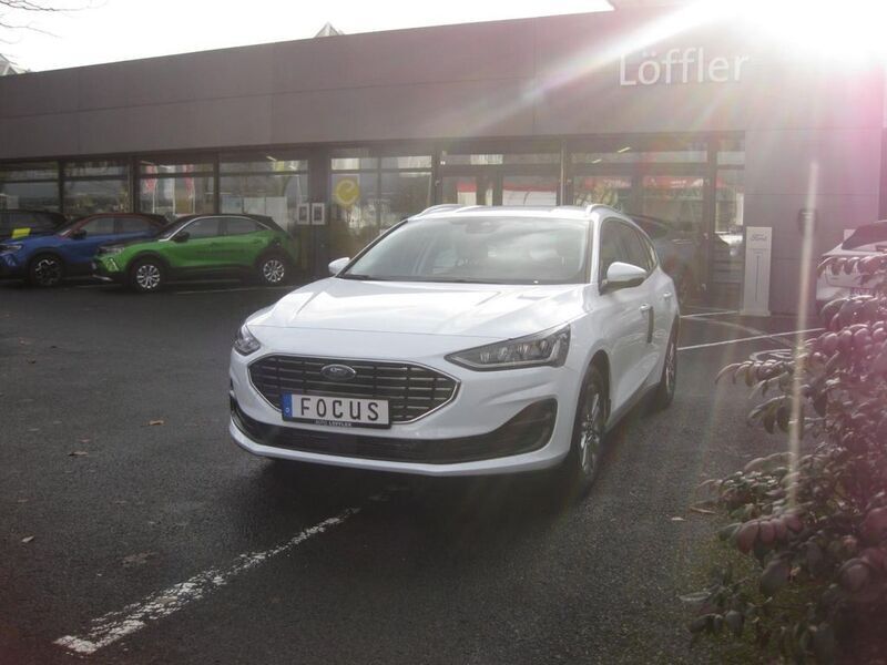 Gebraucht Ford Focus Titanium 125 PS (91 kW) 2023 Frostweiß Kombi