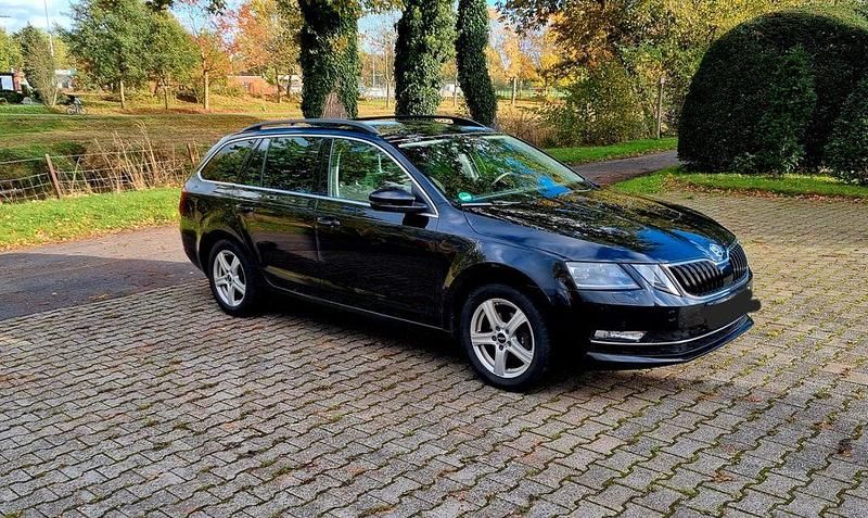 Schwarz Gebraucht 2019 Skoda Octavia Kombi | 14.750 € (Guter Preis) - Bild 1/4