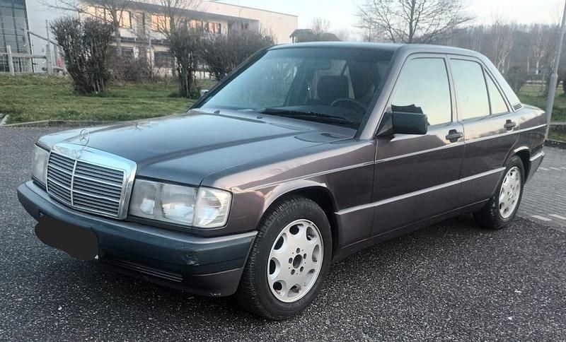 Gebraucht Mercedes 190 109 PS (80 kW) 1992 Violet Limousine