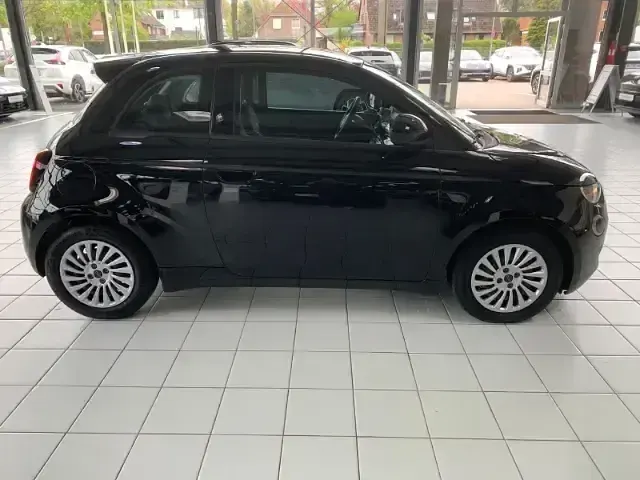 Gebraucht Fiat 500e Action 69 kW (95 PS) 2023 Onyx schwarz) (schwarz Kleinwagen