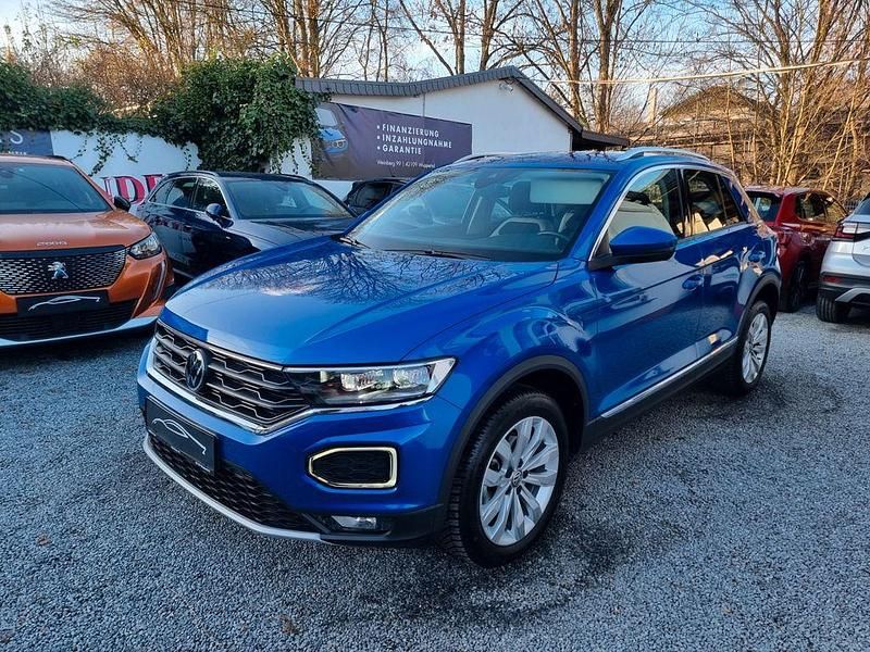 Blau Gebraucht 2021 VW T-Roc Active SUV | 21.250 € (Guter Preis) - Bild 1/4