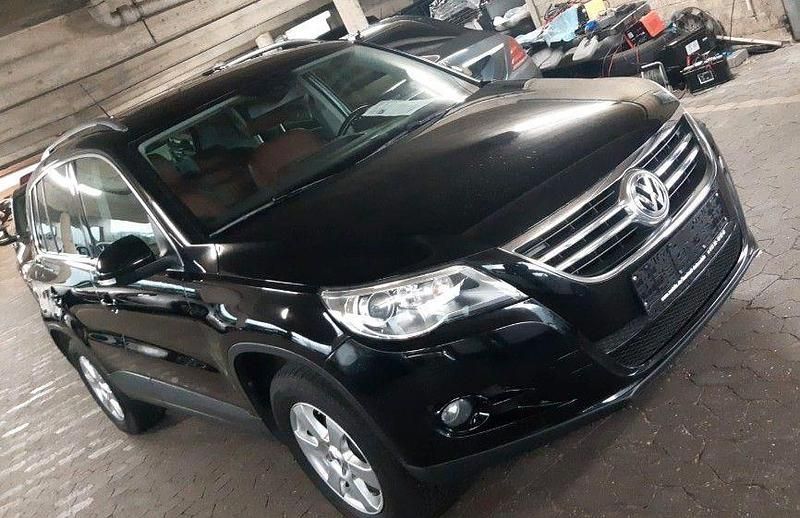 Schwarz Gebraucht 2010 VW Tiguan SUV | 10.090 € (Fairer Preis) - Bild 1/4