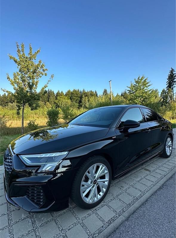 Schwarz Gebraucht 2022 Audi A3 S-Line Limousine | 30.999 € (Fairer Preis) - Bild 1/4