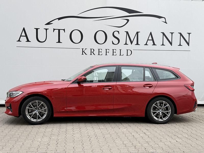 Gebraucht BMW 330e Advantage 184 PS (135 kW) 2021 Rot Kombi