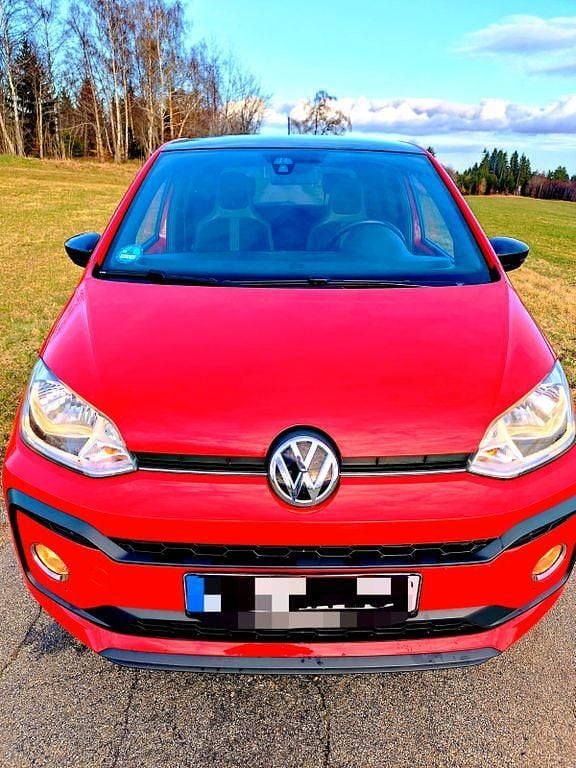 Używany VW up! high up! 90 KM (66 kW) 2018 Czerwony Hatchback