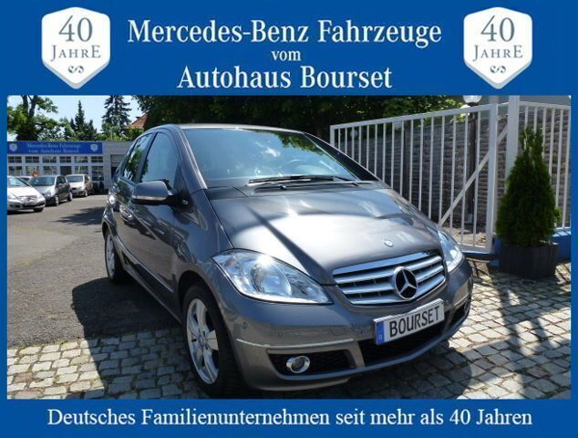 Grau Gebraucht 2011 Mercedes A160 Avantgarde Van / Kleinbus | 11.900 € - Bild 1/4