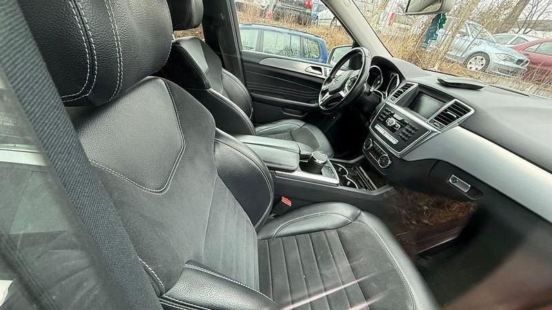 Gebraucht Mercedes ML250 204 PS (150 kW) 2013 Palladiumsilber SUV