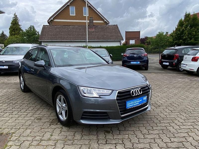 Gebraucht Audi A4 Sport 150 PS (110 kW) 2019 Grau Kombi