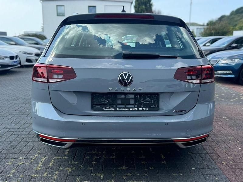 Gebraucht VW Passat Elegance 200 PS (147 kW) 2024 Grau Kombi