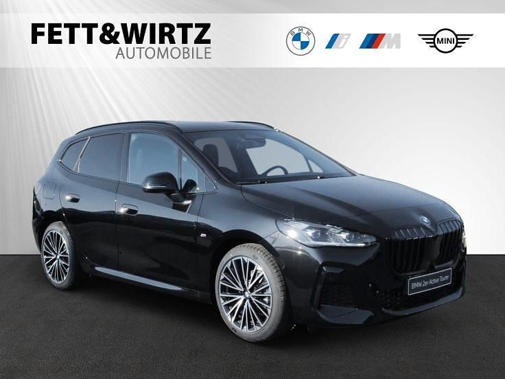 Saphirschwarz metallic Gebraucht 2025 BMW 220 | 45.490 € - Bild 1/3