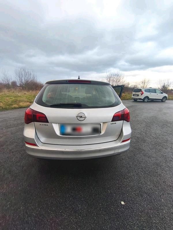 Gebraucht Opel Astra 110 PS (80 kW) 2013 Kombi