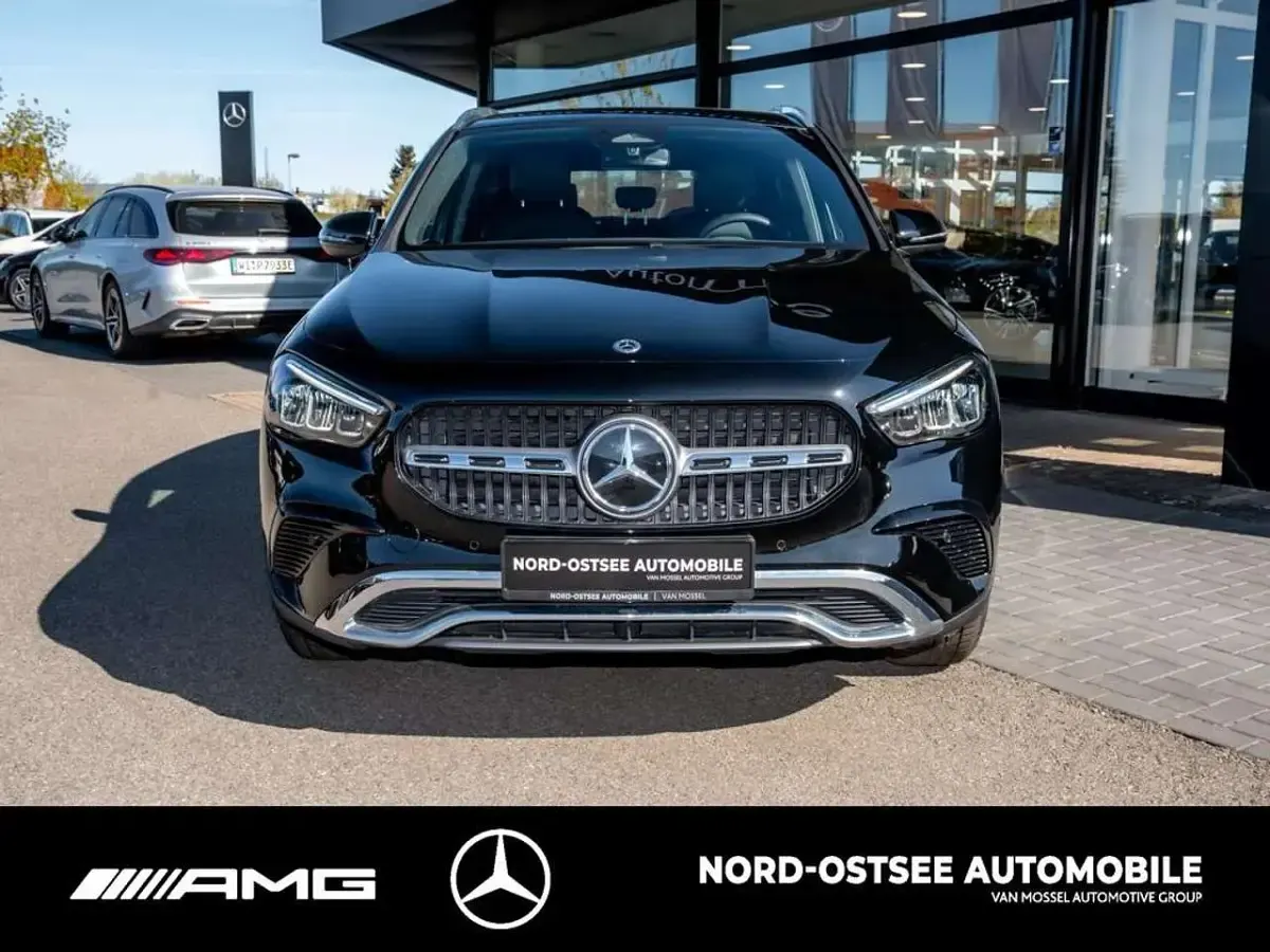 Gebraucht Mercedes GLA200 Progressive 150 PS (110 kW) 2025 Kosmosschwarz metallic SUV