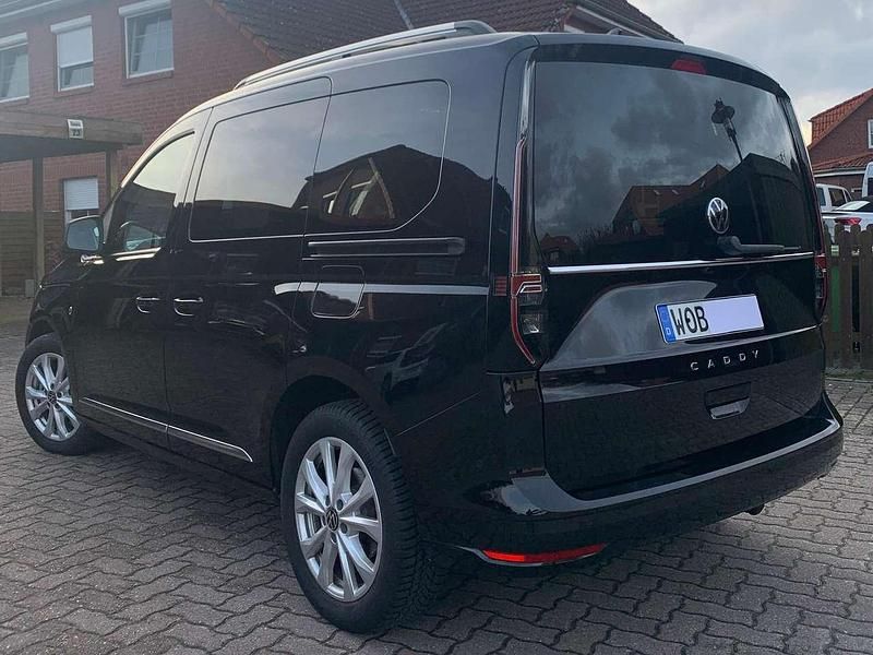 Gebraucht VW Caddy Style 122 PS (89 kW) 2023 Schwarz Van / Kleinbus