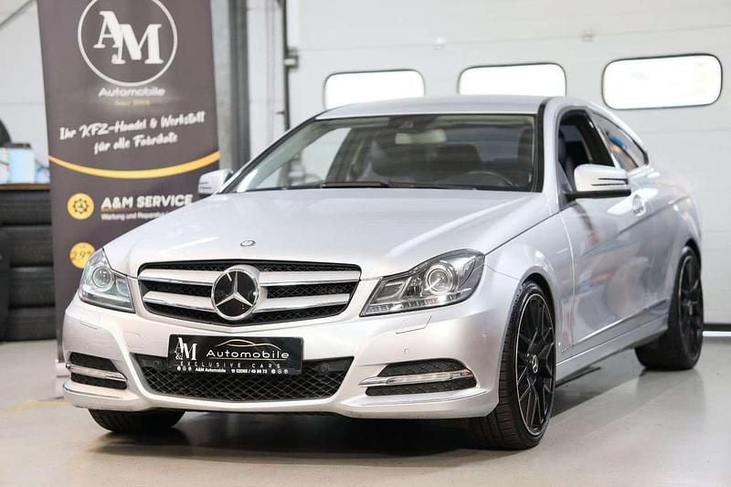 Iridiumsilber metalliclack (metallic) Gebraucht 2011 Mercedes C250 Coupé | 12.999 € (Fairer Preis) - Bild 1/3
