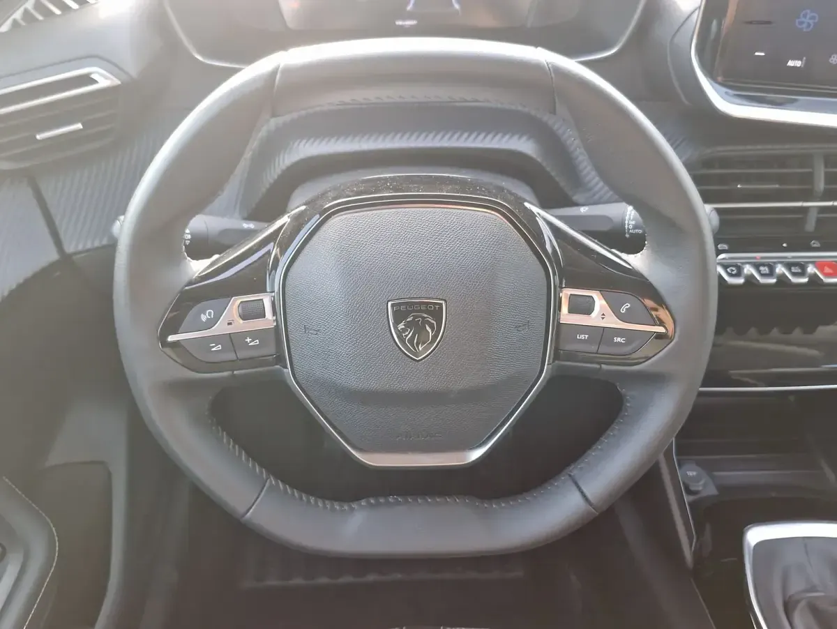 Gebraucht Peugeot 208 Allure 101 PS (74 kW) 2025 Grau metallic Kleinwagen