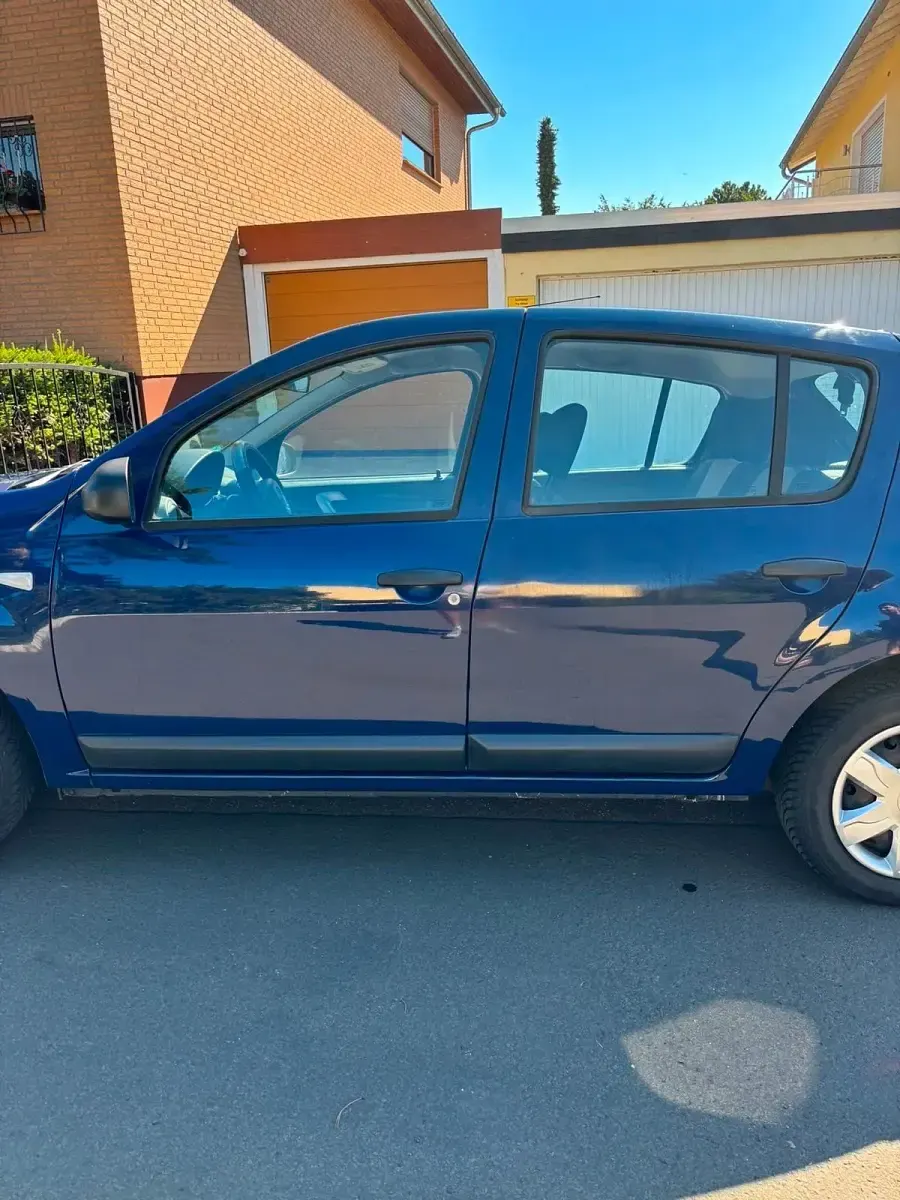 Gebraucht Dacia Sandero 75 PS (55 kW) 2010 Blau Kleinwagen