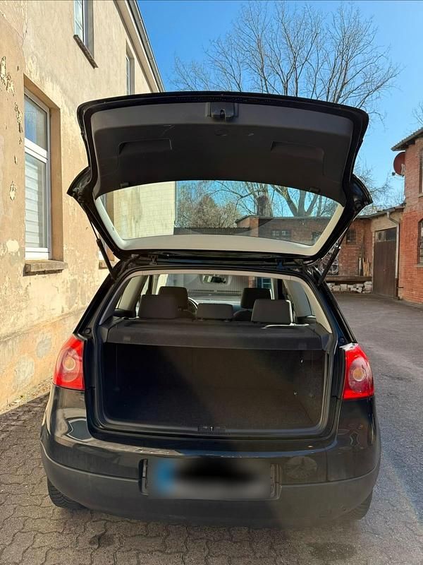 Gebraucht VW Golf V 104 PS (76 kW) 2004 Schwarz Kleinwagen