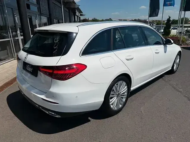Gebraucht Mercedes C200 Avantgarde 204 PS (150 kW) 2025 Andere Limousine