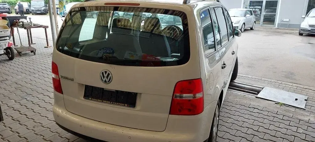 Gebraucht VW Touran Conceptline 102 PS (75 kW) 2005 Weiß Van / Kleinbus