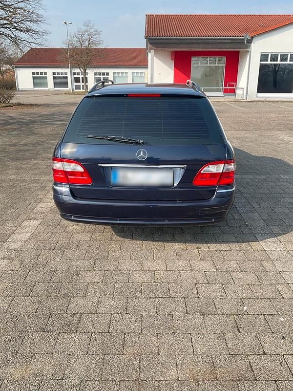 Gebraucht Mercedes E500 306 PS (225 kW) 2005 Blau Kombi