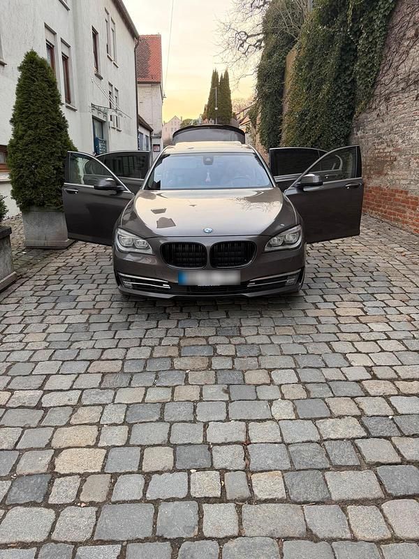 Gebraucht BMW 750L 381 PS (280 kW) 2012 Limousine
