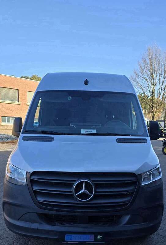 Silber Gebraucht 2023 Mercedes Sprinter Van | 38.500 € (Fairer Preis) - Bild 1/4