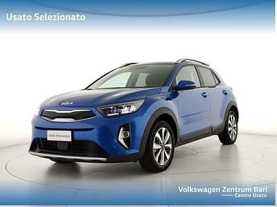 Blu Gebraucht 2024 Kia Stonic Style SUV | 17.950 € - Bild 1/1