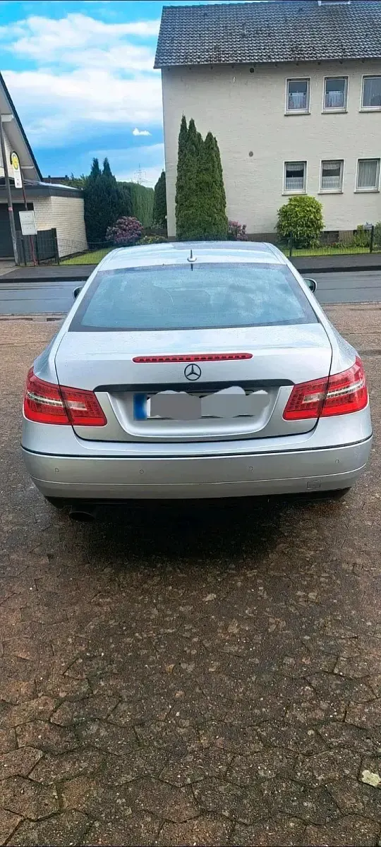 Gebraucht Mercedes E250 204 PS (150 kW) 2009 Silber Coupé