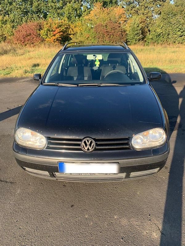 Schwarz Gebraucht 2006 VW Golf V Kombi | 1.000 € (Guter Preis) - Bild 1/4
