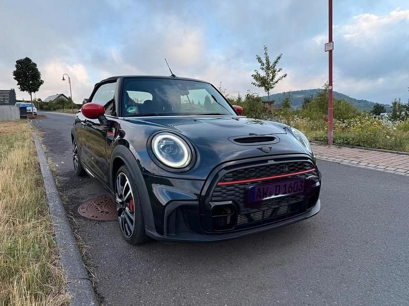 Schwarz Gebraucht 2023 Mini John Cooper Works Cabriolet Cabrio | 32.890 € (Superpreis) - Bild 1/4