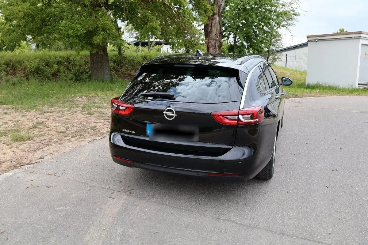 Gebraucht Opel Insignia 174 PS (127 kW) 2018 Schwarz Kombi