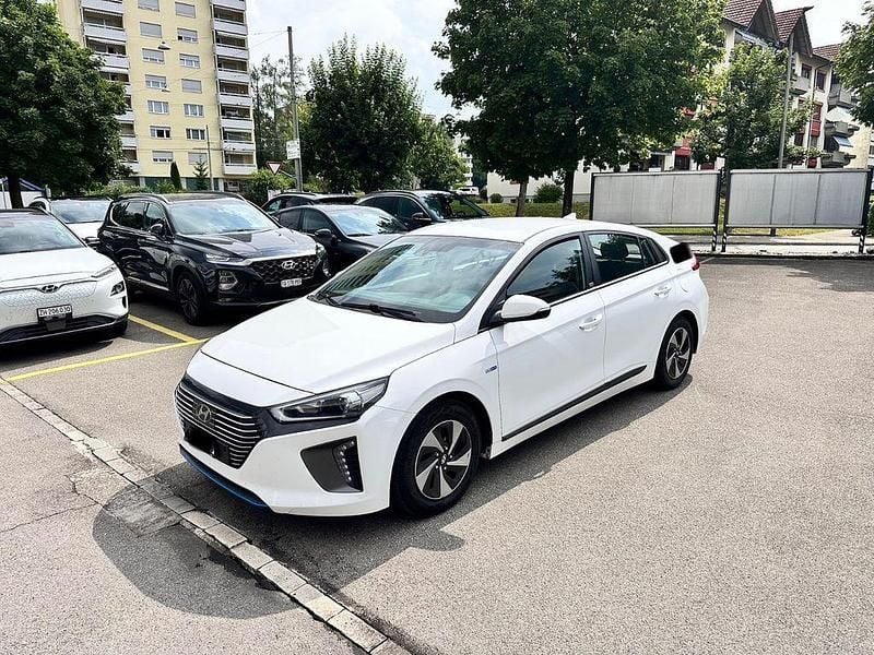 Gebraucht 2018 Hyundai Ioniq Trend Limousine | 6.900 € (Superpreis) - Bild 1/4